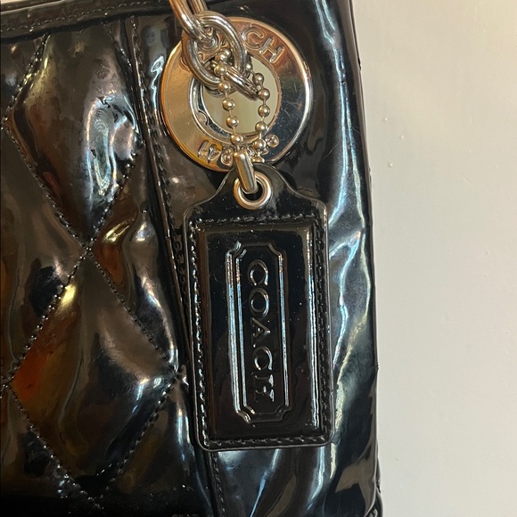 Beautiful Coach Poppy Black Quilted Patent Leather Shoulder Bag - Picture 6 of 13